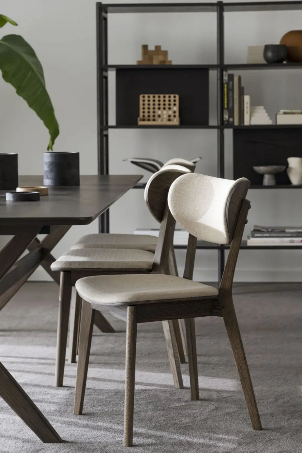 Kato Stol | Brunlackad Ek, Beige
