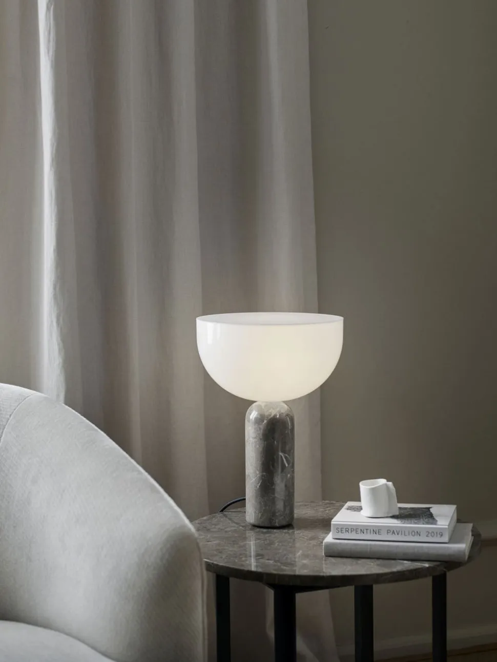 Kizu Bordslampa Small | Gris du Marais Marmor