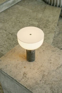 Kizu Portabel Bordslampa | Gris du Marais Marmor