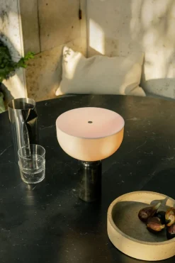 Kizu Portabel Bordslampa | Svart Marmor