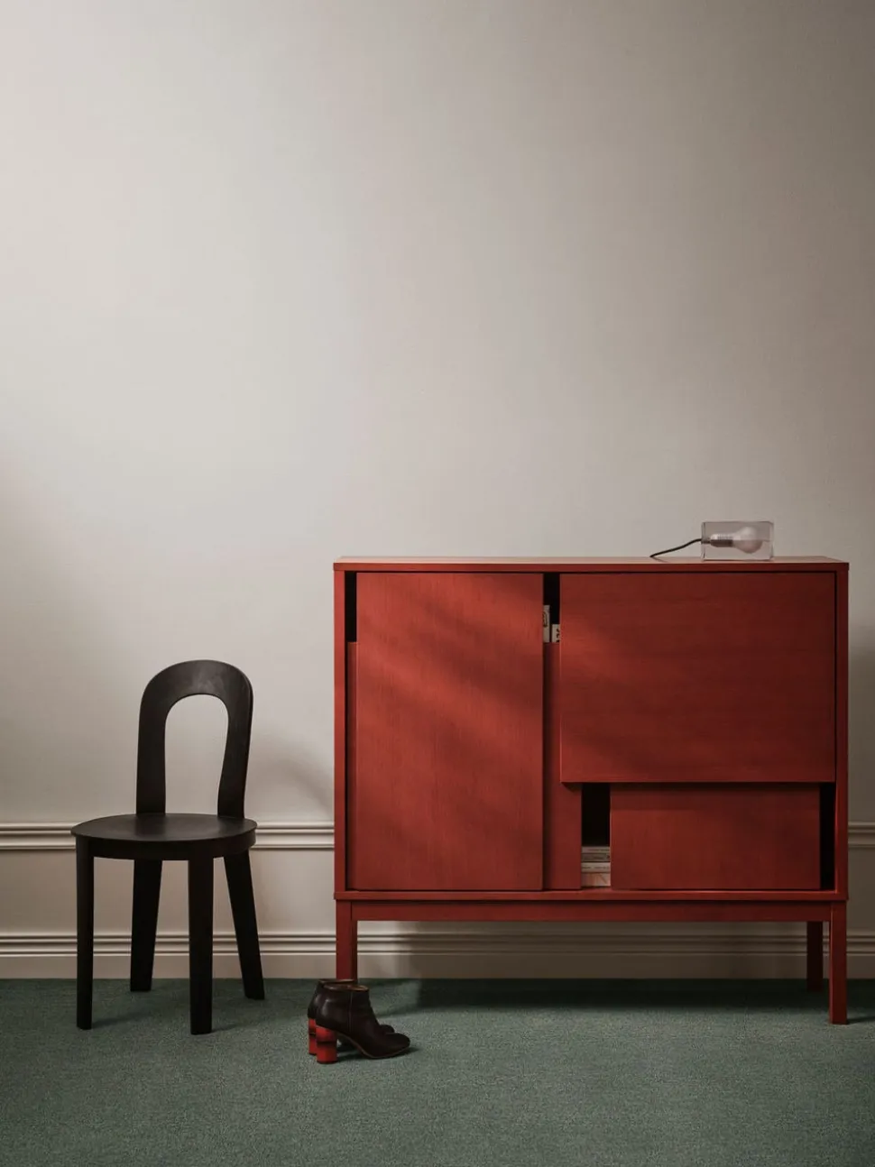 Layer Sideboard med ben | Red