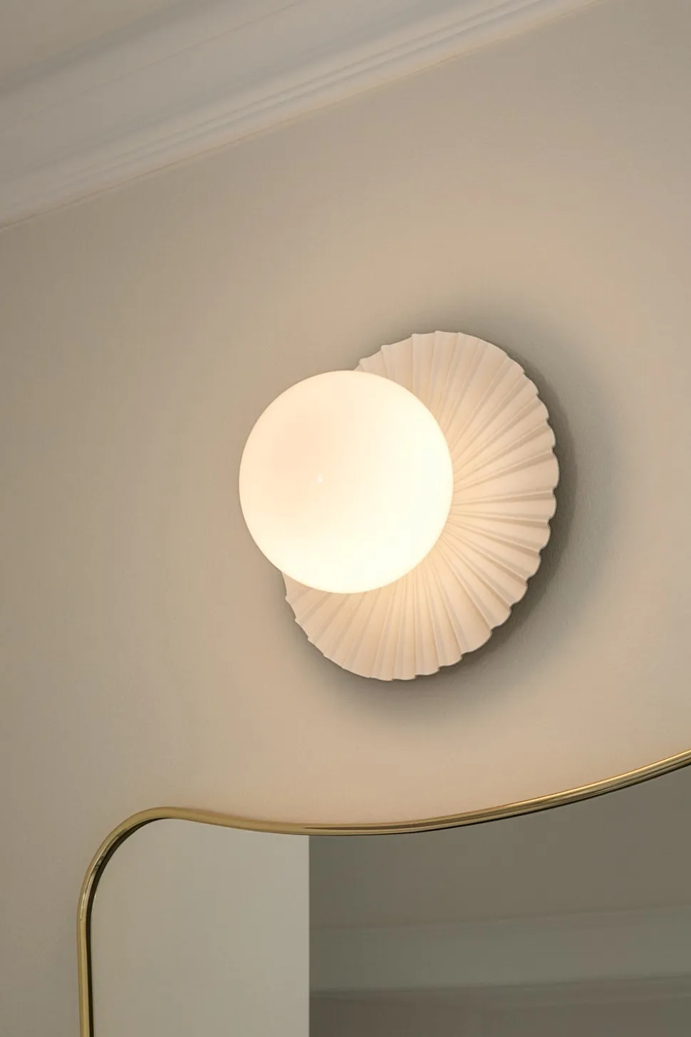 Liila Muuse Vägg-/Taklampa, Small | White/Opal
