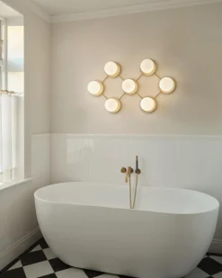 Liila 7 Vägglampa | Nordic Gold/Opal