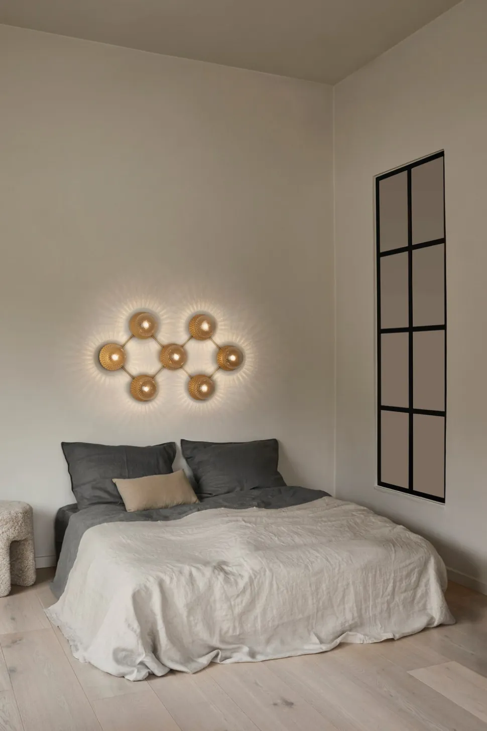 Liila 7 Vägglampa | Nordic Gold/Optic Clear