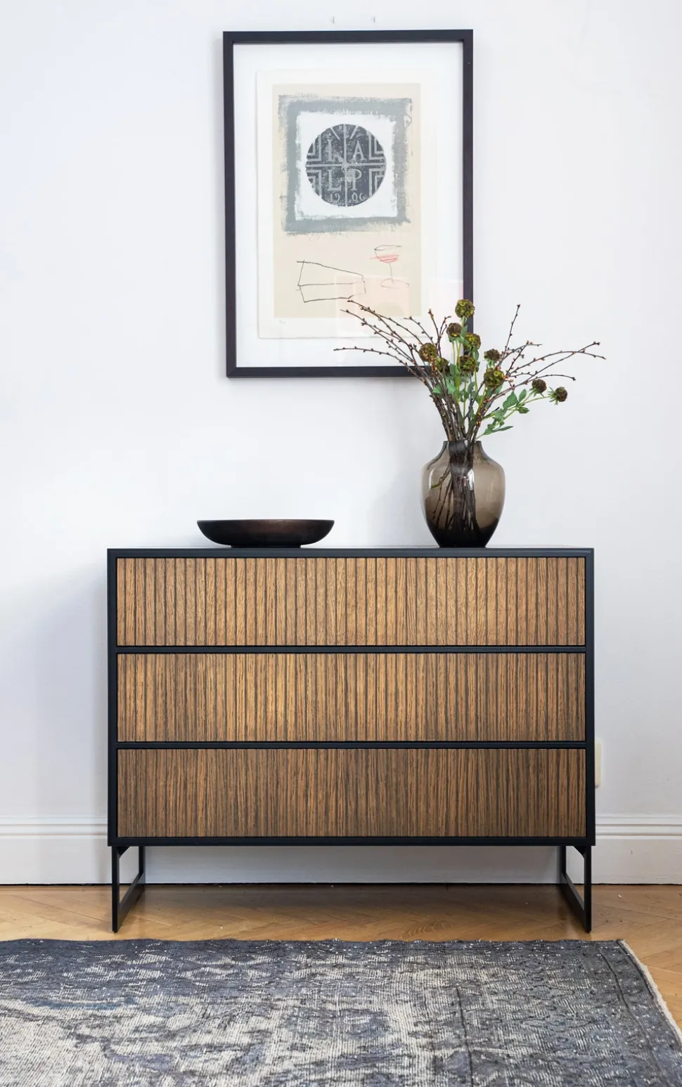 Line Byrå Burned Walnut/ Black | 3+3 Lådor med Sockel
