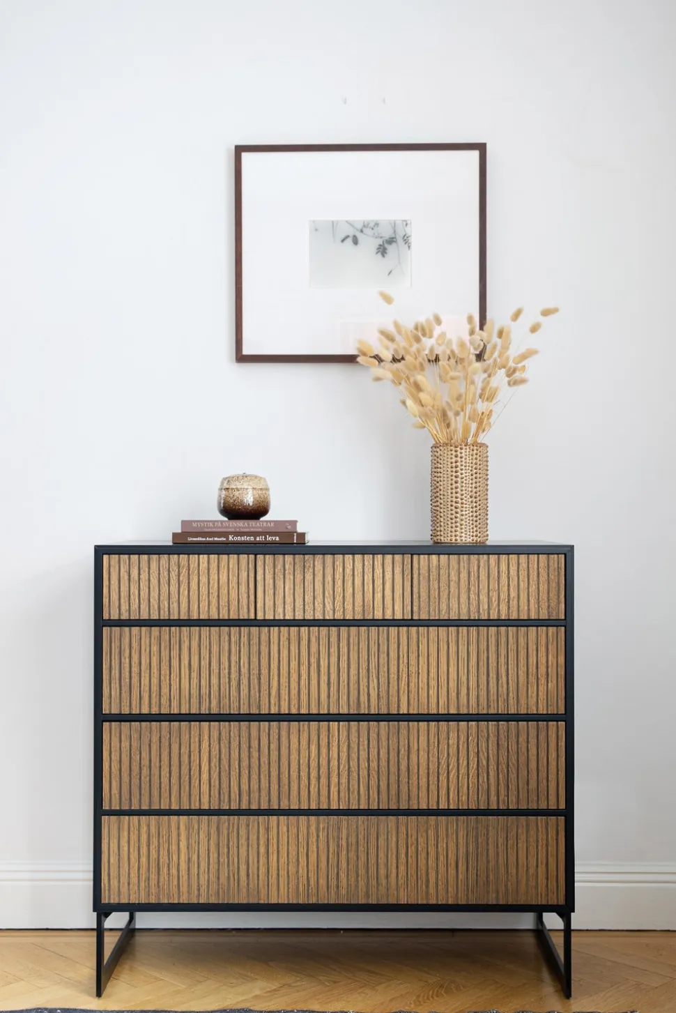 Line Byrå Burned Walnut/ Black | 3+3 Lådor med Sockel