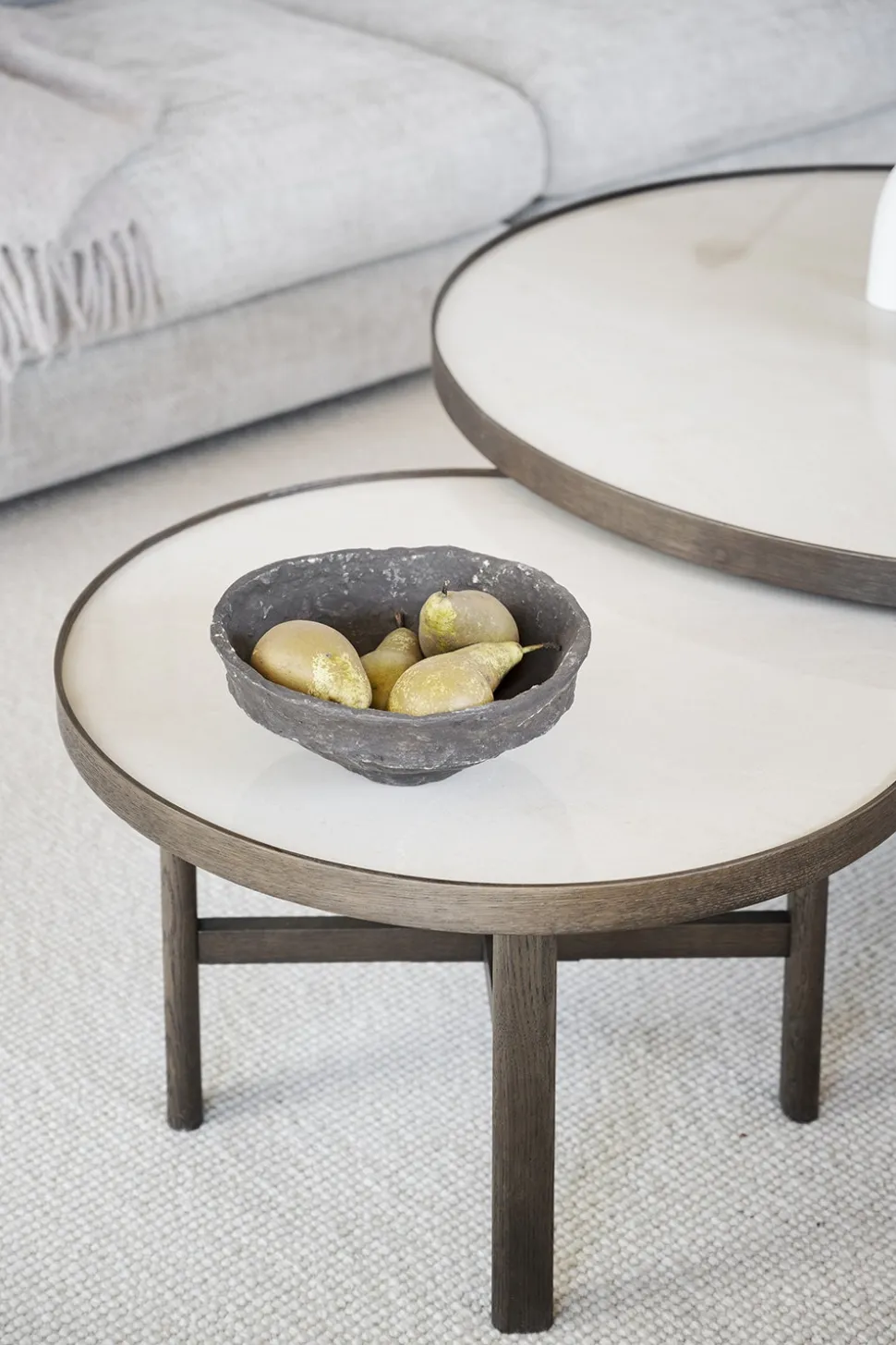 Marsden Soffbord Ø60 | Keramik / Brunlackad Ek
