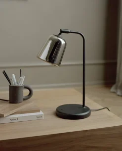 Material Bordslampa Rökt ek
