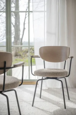 Merrick Karmstol | Mörkbeige | Vitpigm. Ek/Svart Metall