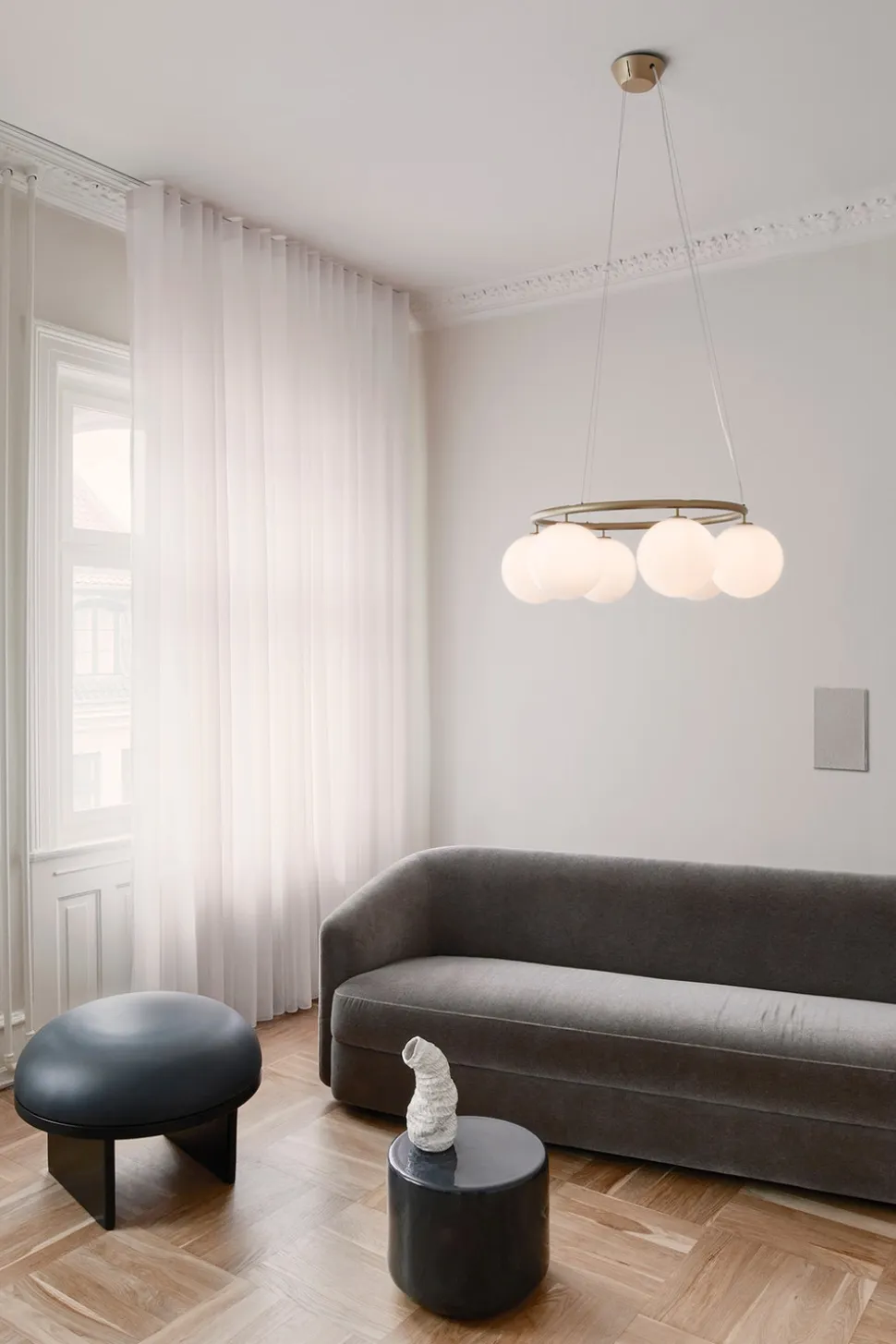 Miira 6 Circular Ljuskrona | Brass/Opal