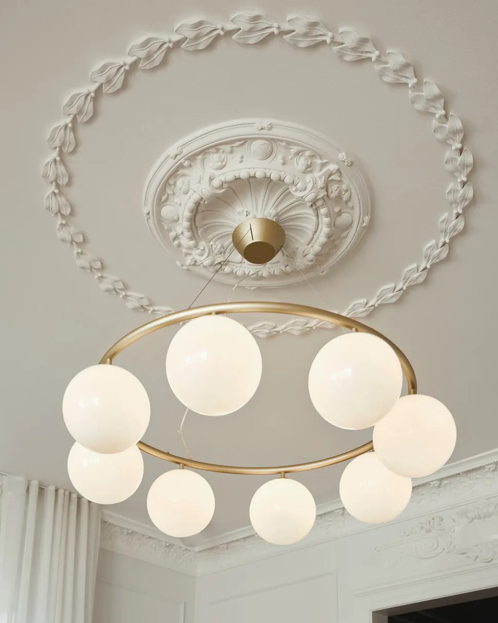 Miira 8 Circular Ljuskrona | Brass/Opal