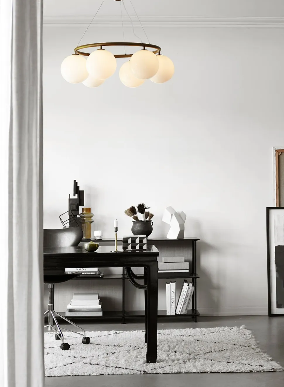 Miira 6 Circular Ljuskrona | Dark Bronze/Opal