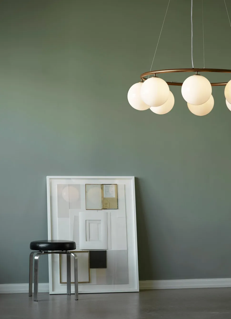 Miira 8 Circular Ljuskrona | Dark Bronze/Opal