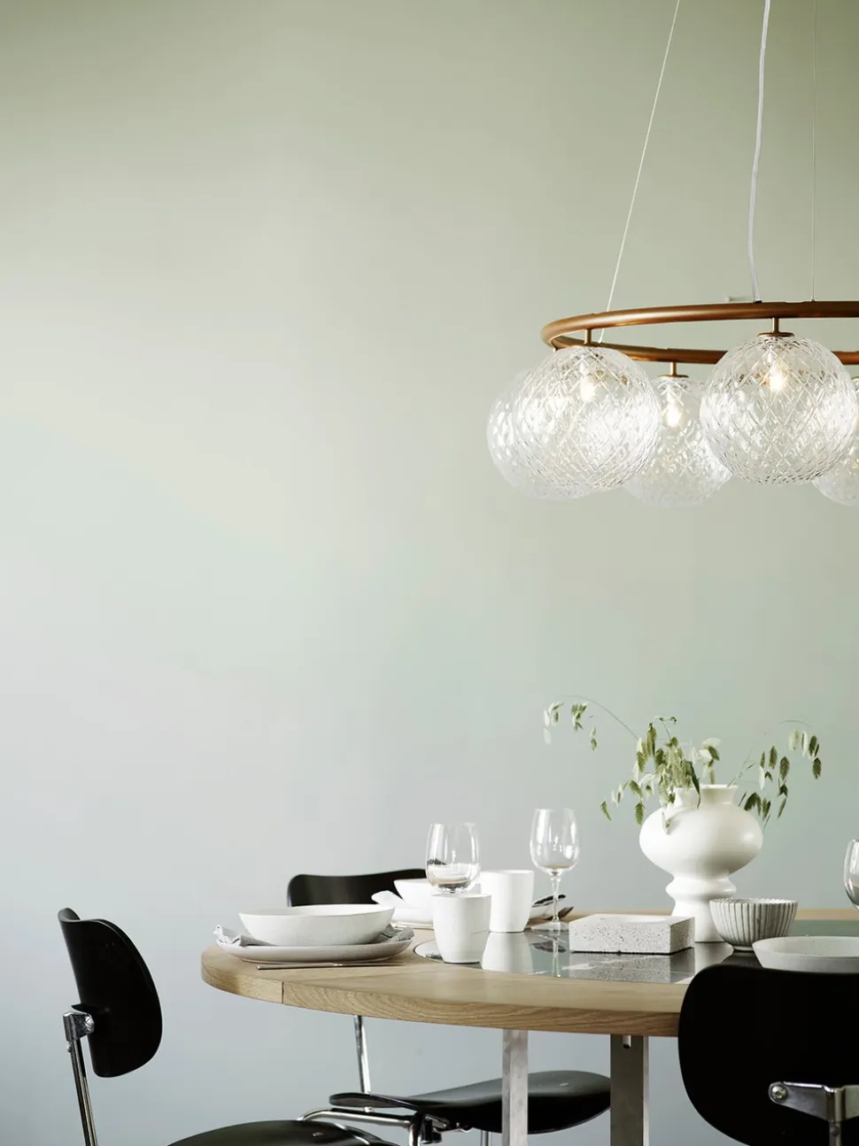 Miira 8 Circular Ljuskrona | Dark Bronze/Optic Clear