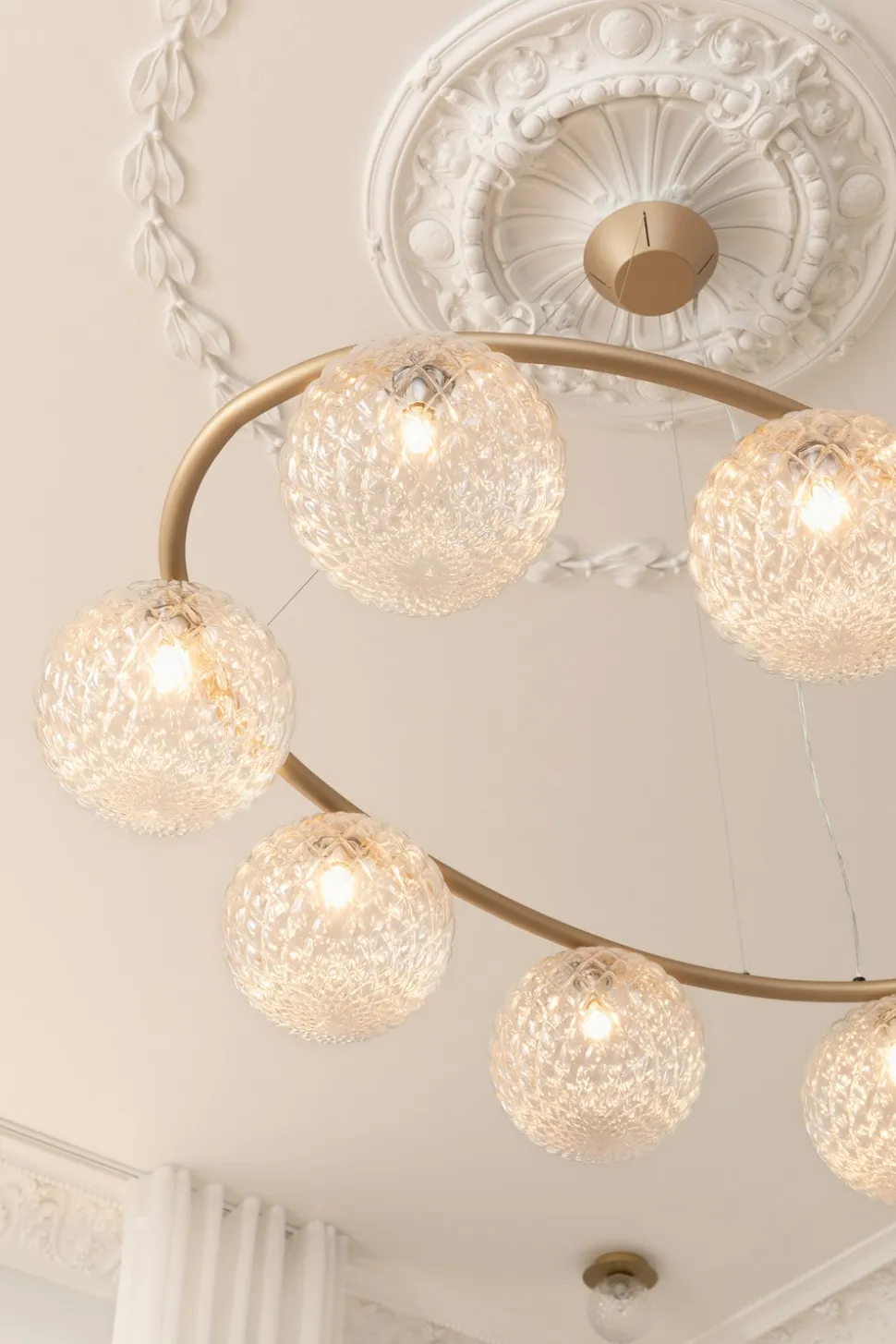 Miira 8 Oval Ljuskrona | Brass/Optic Clear