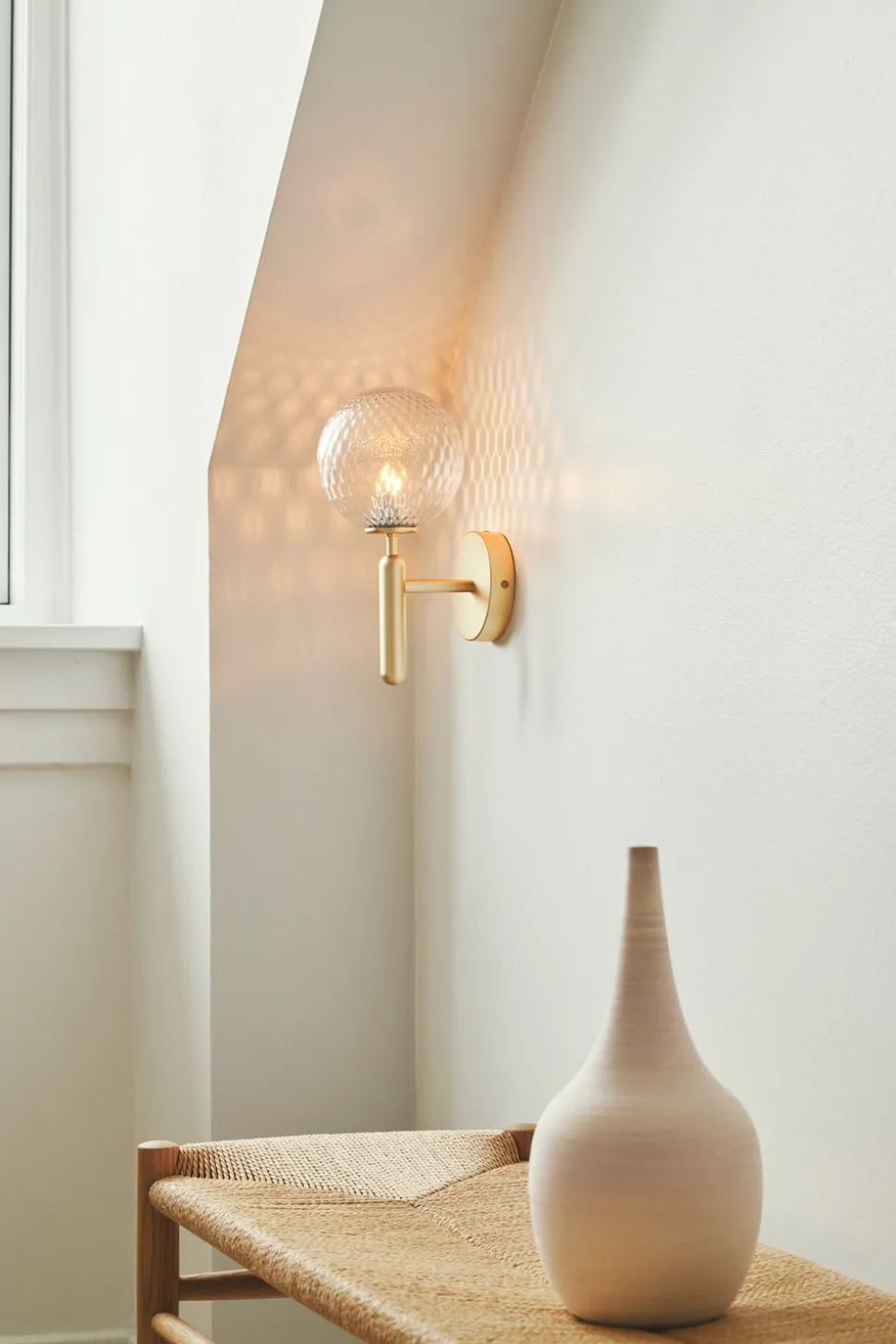 Miira Vägglampa | Brass/Optic Clear
