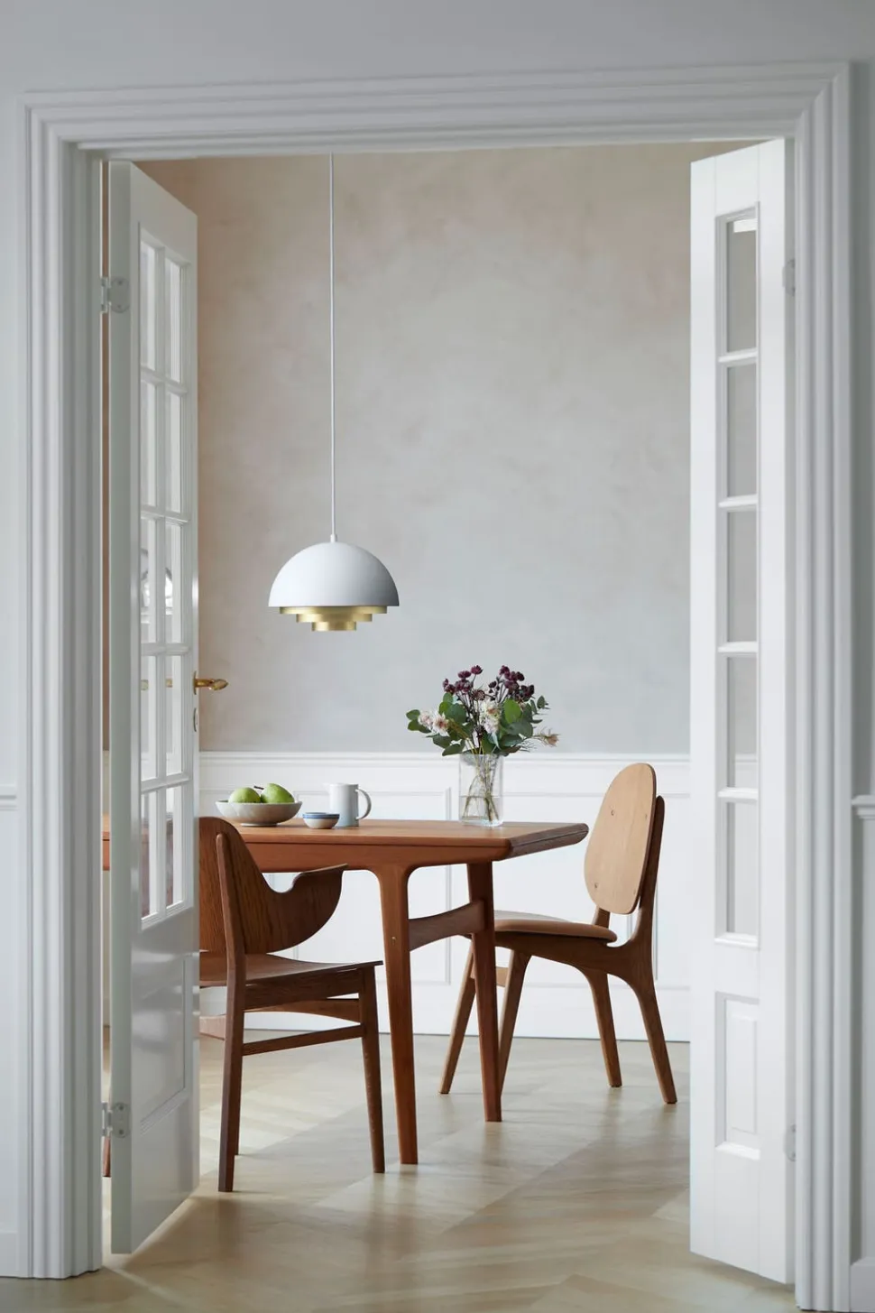 Milieu Colour Mini Pendel | Matt White/Brass