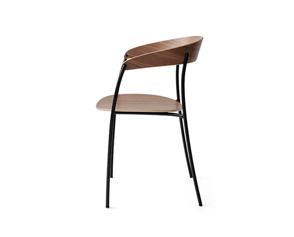 Missing Chair Karmstol Valnöt