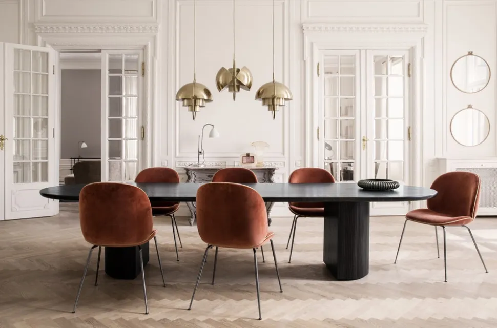Moon Matbord Ellips 290 | Brun-/Svartbetsad Ek