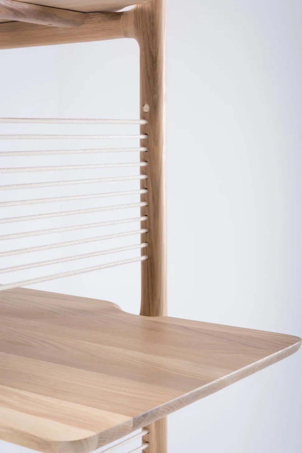 Muse bokhylla 140