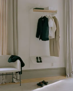 New Works Garderobshylla 3 | Ek/ Vit