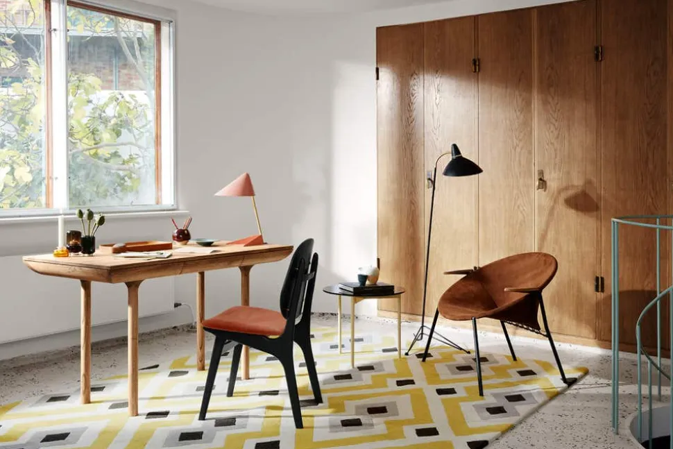 Noble stol Pale Rose, black beech