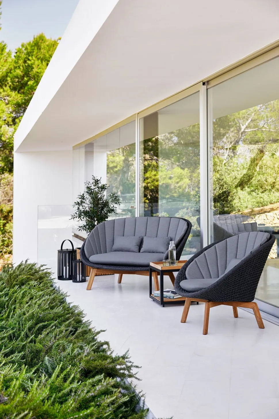 Peacock Loungefåtölj Teak | Dark Grey