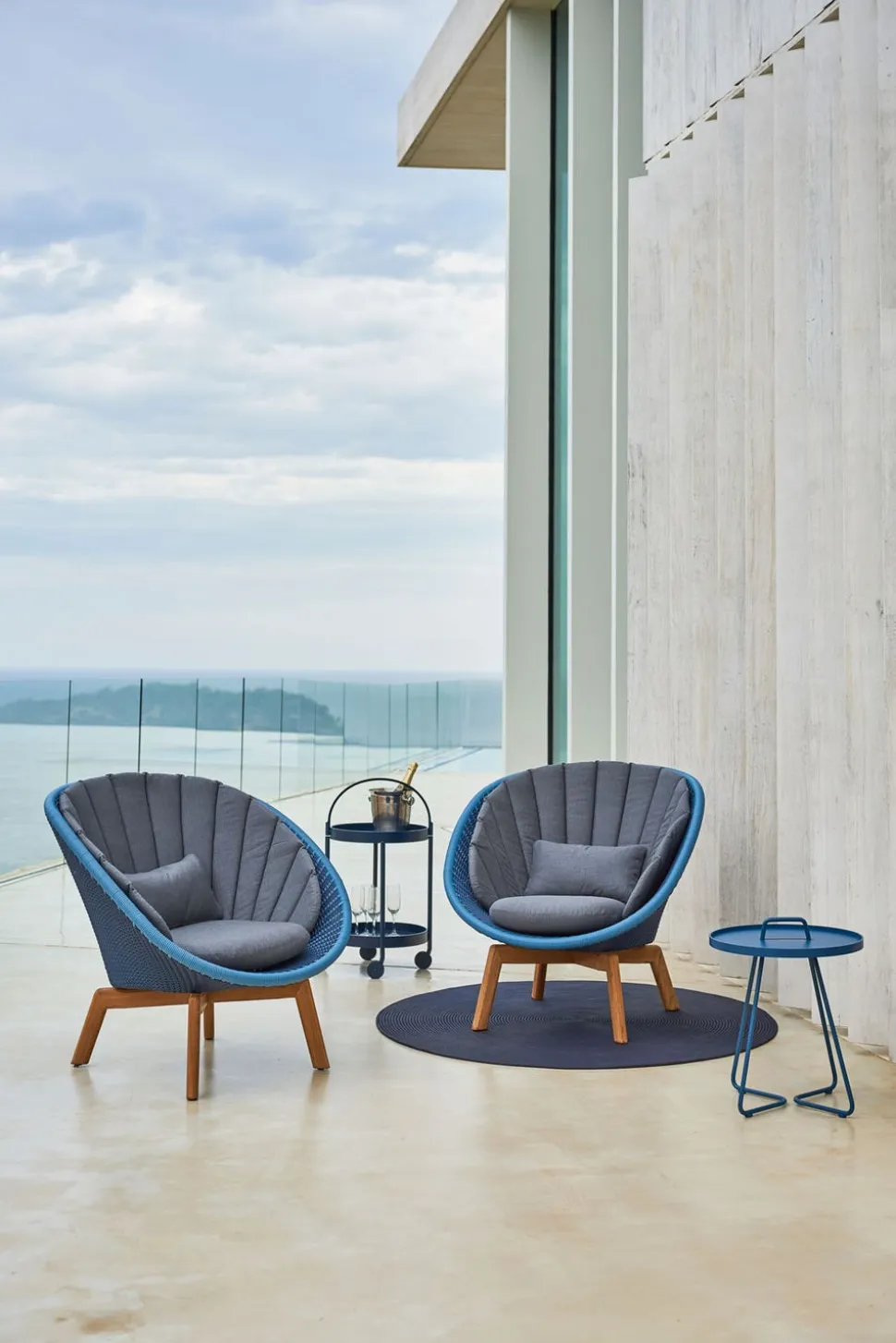 Peacock Loungefåtölj Teak | Midnight/Dusty Blue