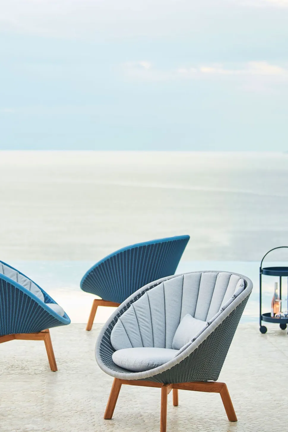 Peacock Loungefåtölj Teak | Midnight/Dusty Blue