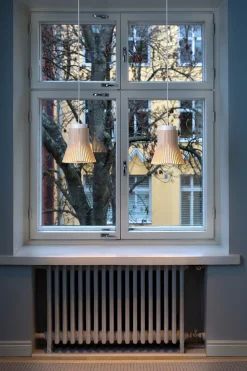 Petite 4600 taklampa Svart