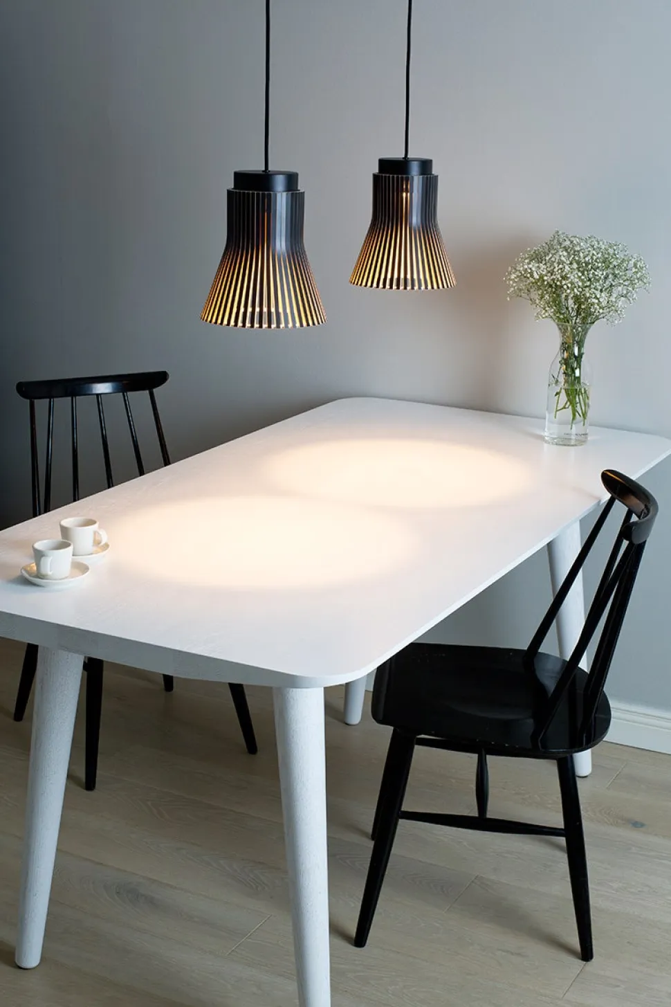 Petite 4600 taklampa Svart