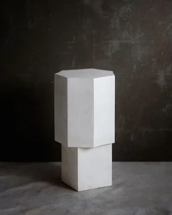 Quartz Podium | Chalk