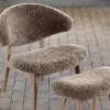 Ram Lounge Chair | Klädd rygg | Fårskinn