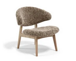 Ram Lounge Chair | Klädd rygg | Fårskinn