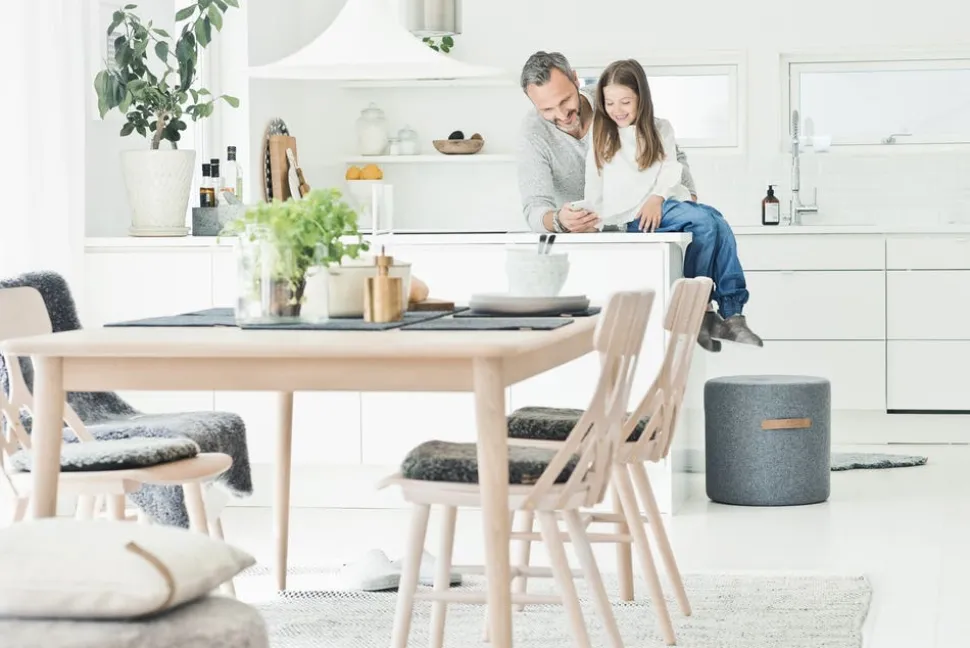 Sara Ullpuff 40 | Svart