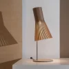 Secto 4220 bordlampa Naturbjörk