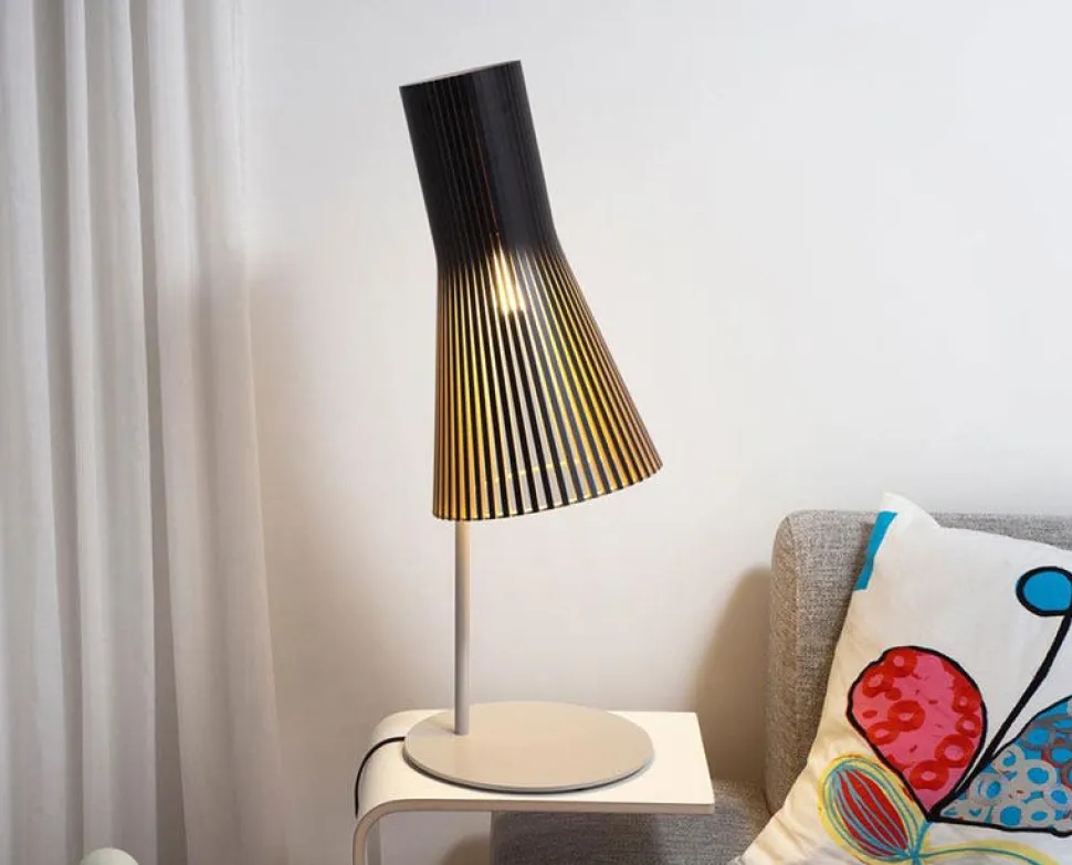 Secto 4220 bordlampa Valnöt