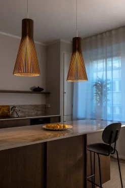 Secto 4200 taklampa Valnöt