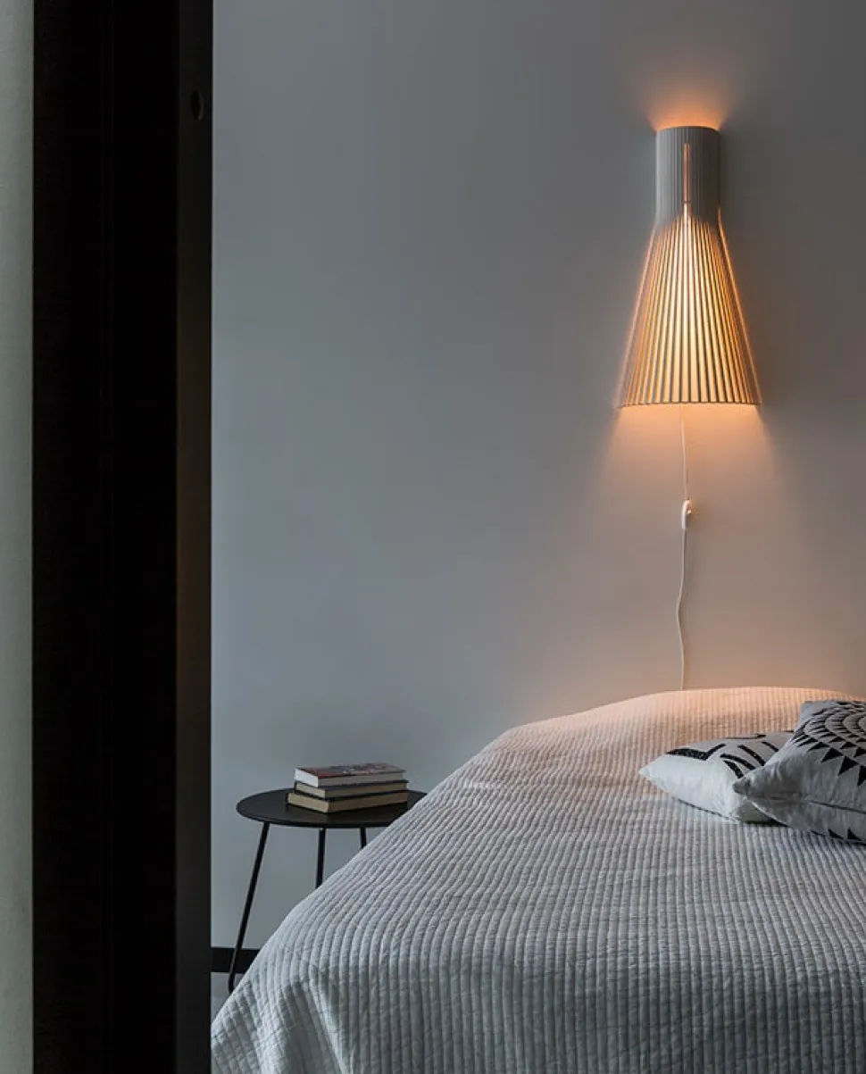 Secto 4230 vägglampa Vit
