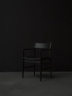 Siza Karmstol | Svartlaserad Ask/Skinnsits