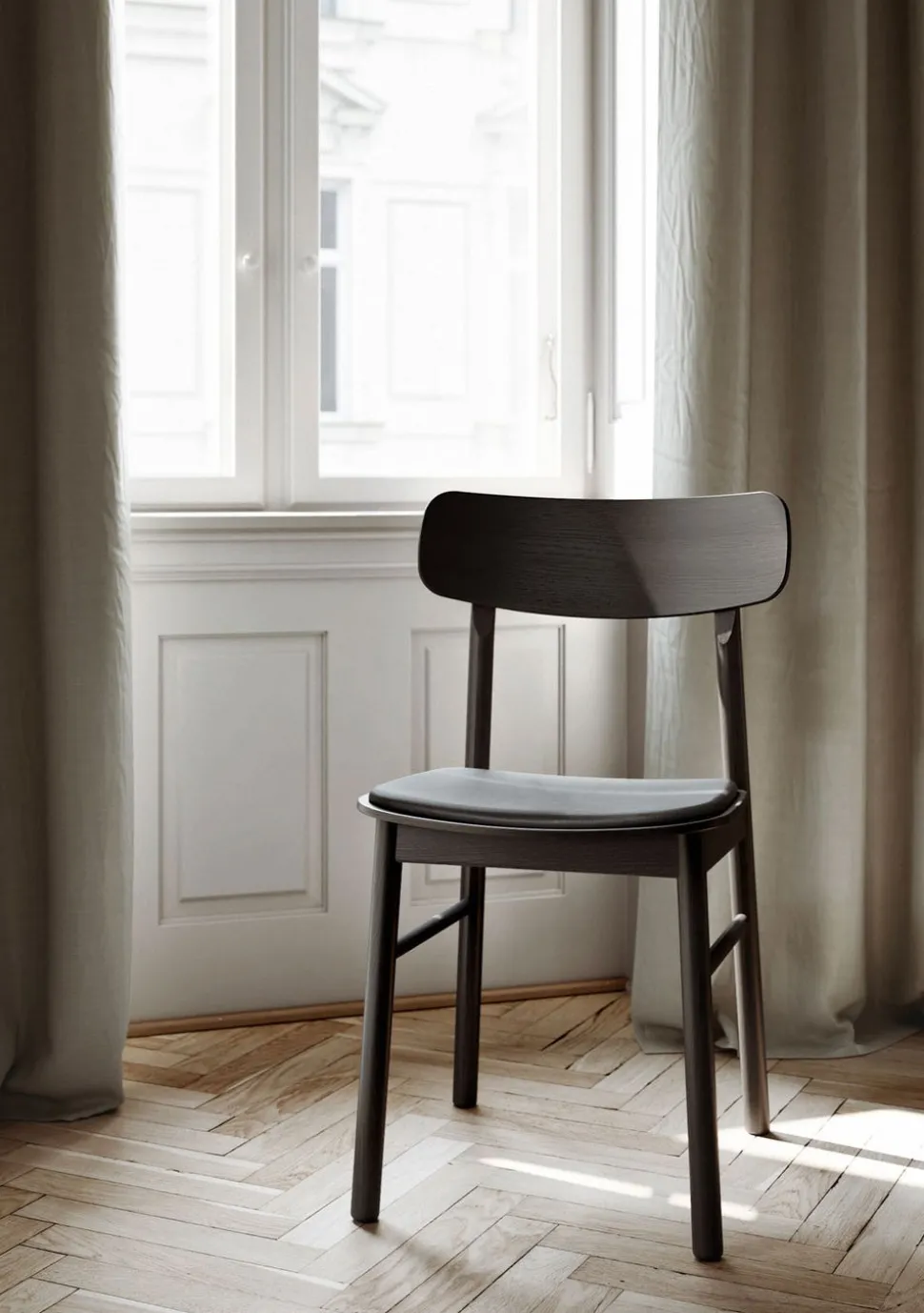 Soma Stol Svartmålad Ask | Lädersits Black