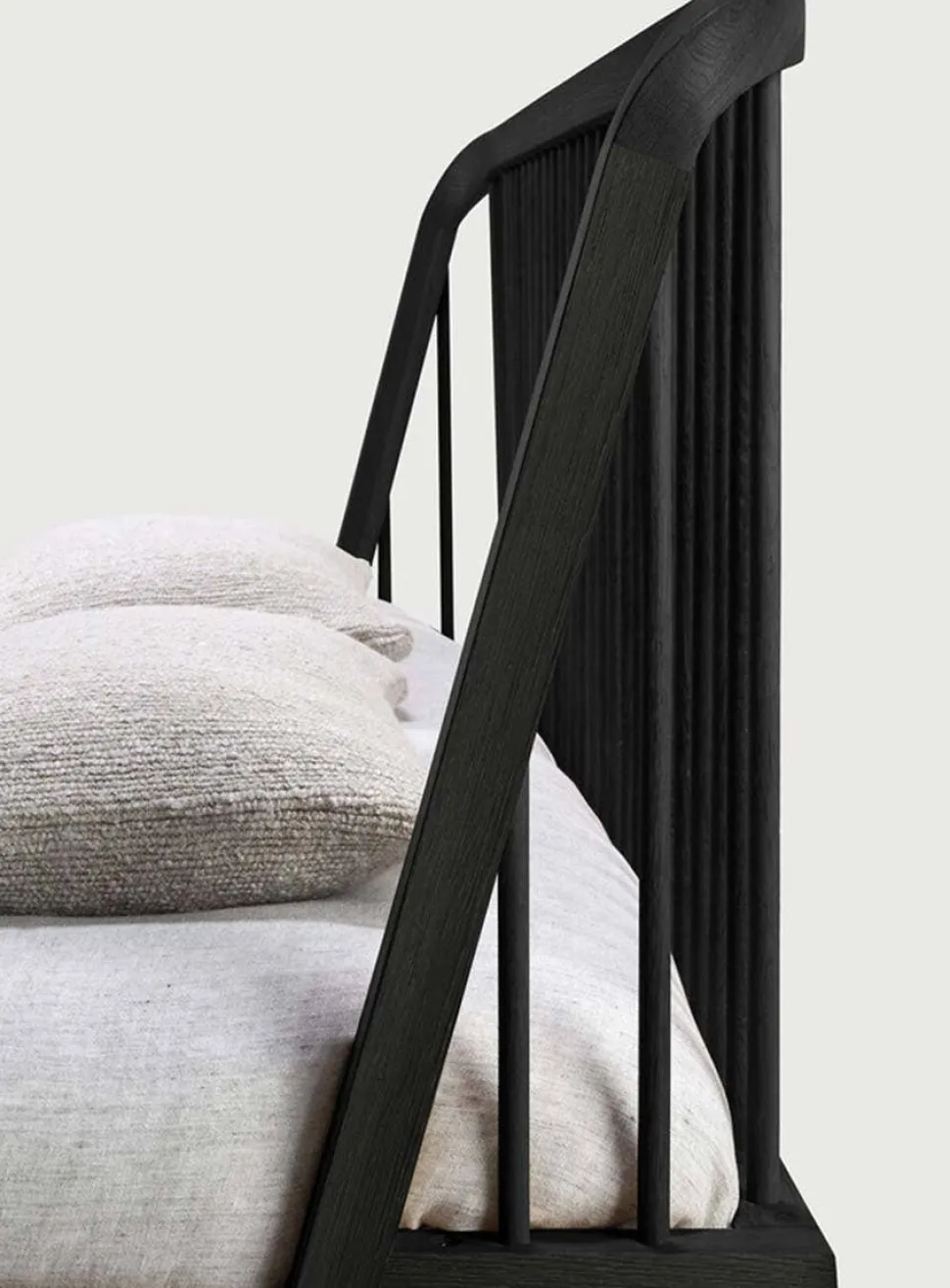 Spindle Sängram | Svart Ek | 180x200 cm