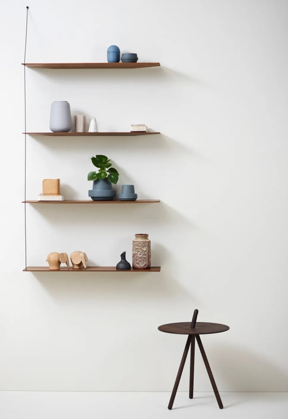 Stedge hylla 80 cm vitpigmenterad ek