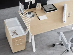 String Works Skrivbord | Fast Underrede, Vit Laminat 120x78
