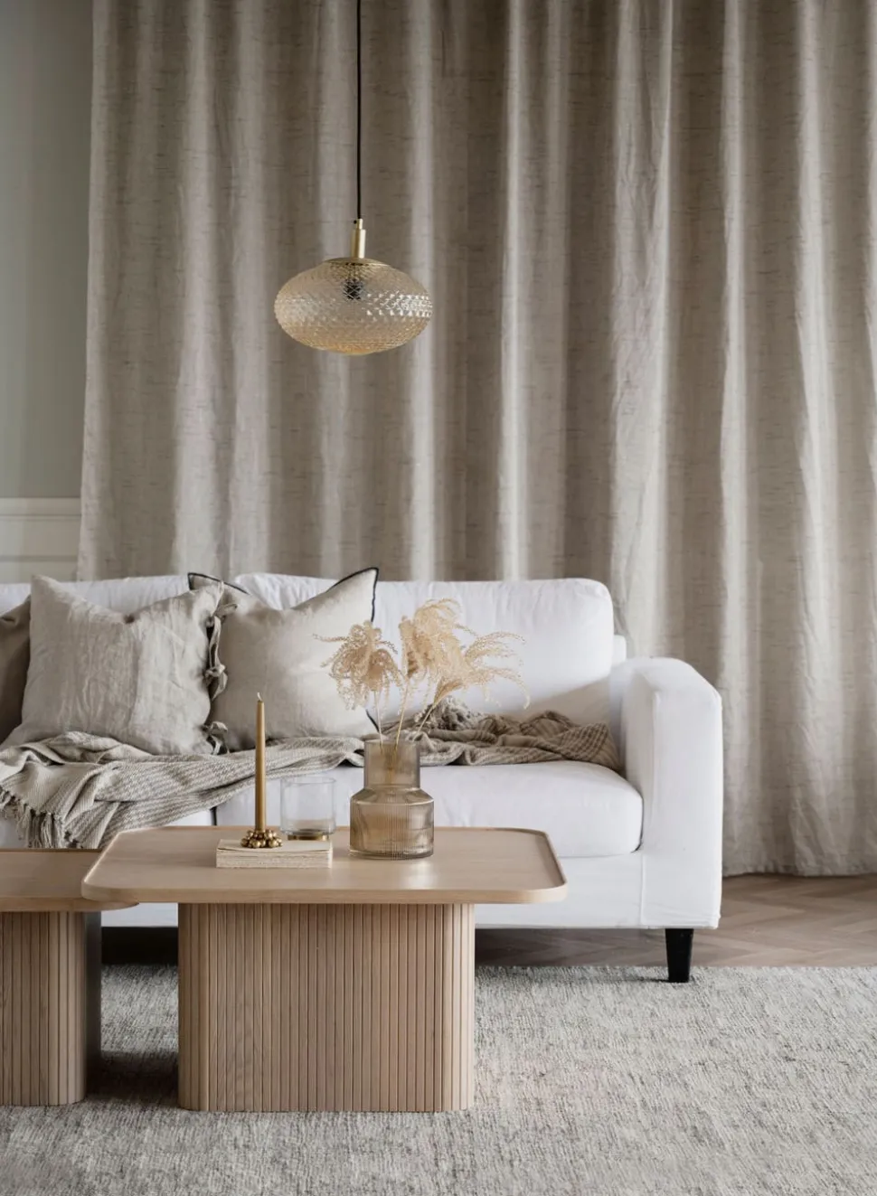 Sullivan Soffbord | 80x80 Vitpigm. Ek