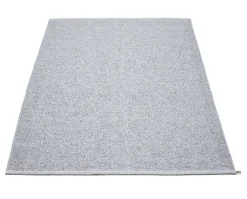 Svea matta Grey Metallic 140x220