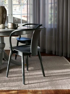Svea matta Warm Grey 140x220