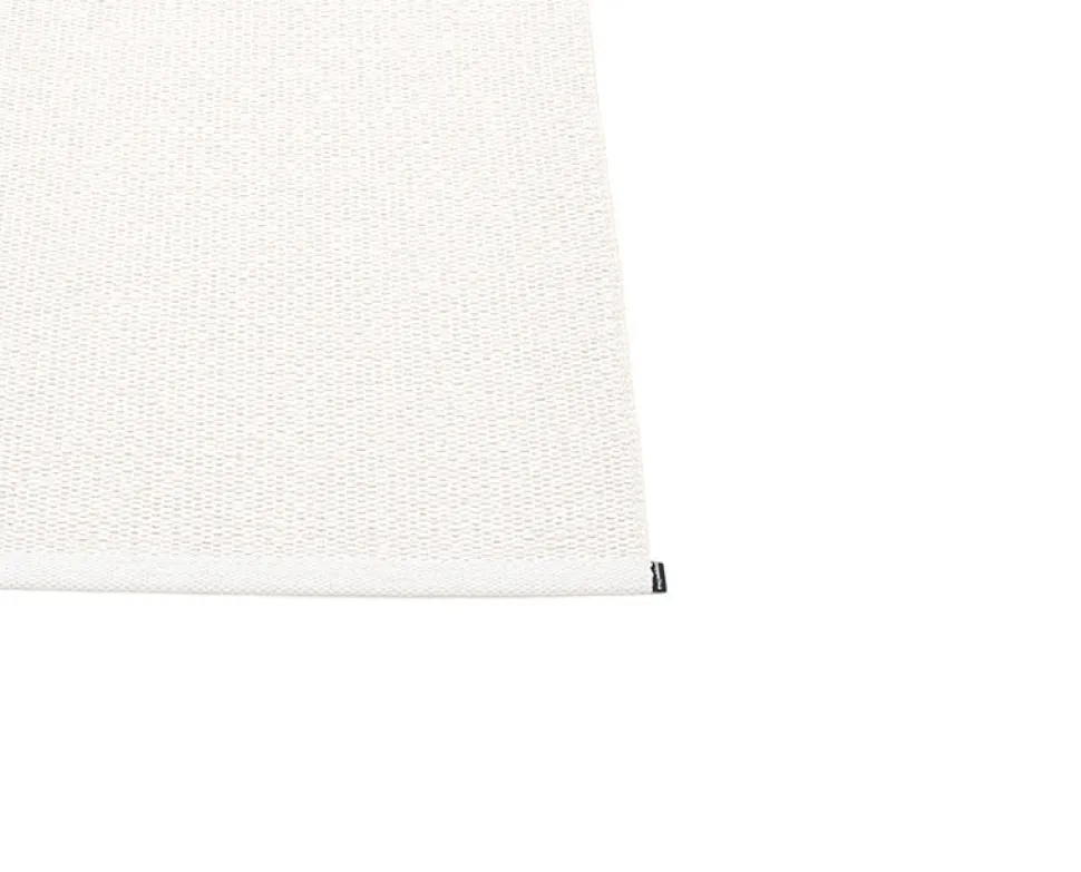 Svea matta White Metallic 140x220