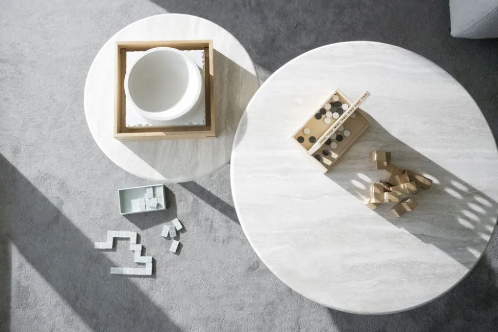 Taransay Soffbord Ø90 | Beige Travertin / Brun Ek