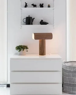 Teelo 8020 bordslampa Valnöt